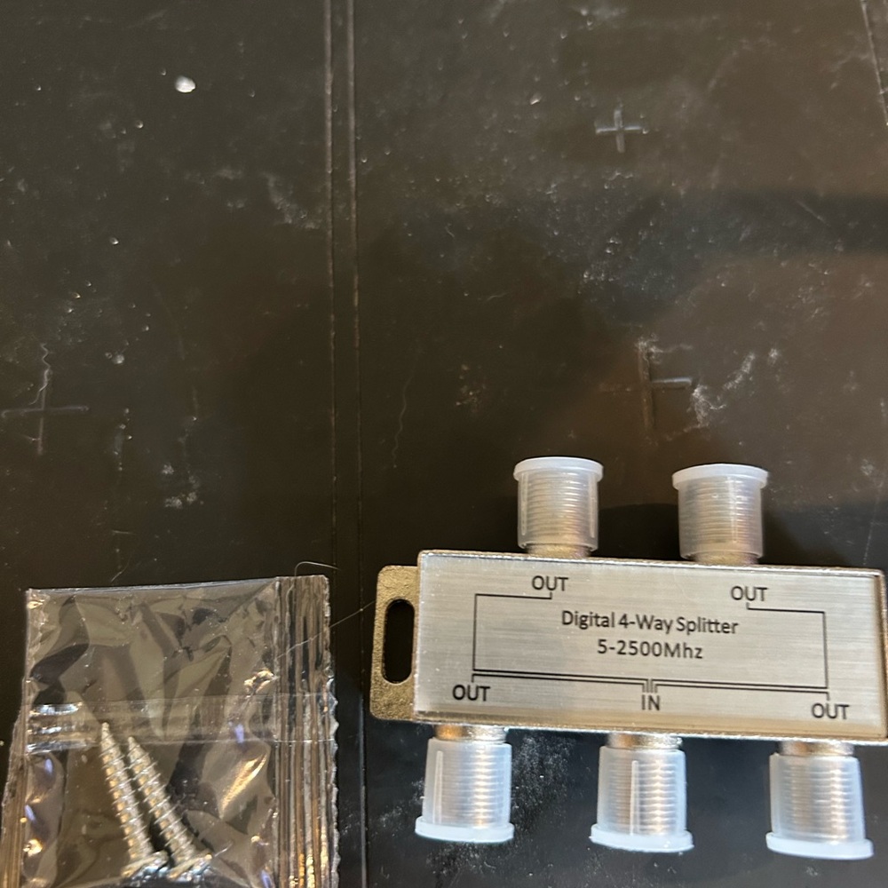 4-Way RF Coax Splitter - Silver Signal Distributor - Picture 4 of 6